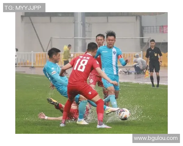 保定容大迎战深圳队全力争胜展现球队实力与斗志