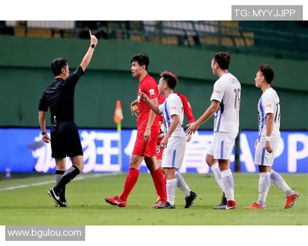 权健与富力赛场冲突引发热议球迷与球队关系再度紧张