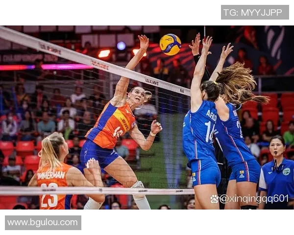 中国女排半决赛对决荷兰队全力以赴争夺决赛资格精彩瞬间回顾