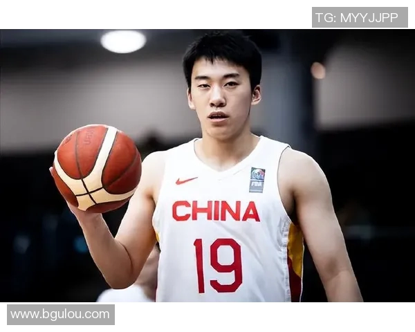 周鹏：从篮球场上的拼搏者到生活中的坚韧榜样，见证奋斗与坚持的力量