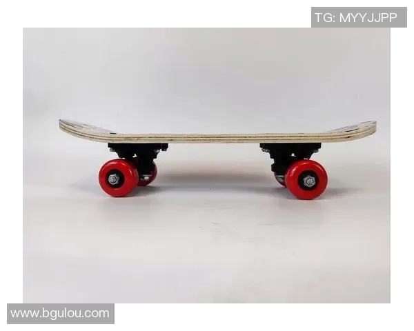 李芳畅谈滑板人生：从初学者到专业选手的心路历程与成长故事MBA