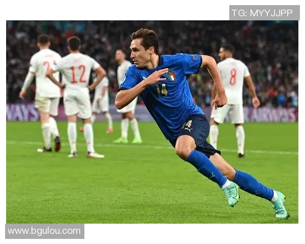 沙斯辛与保德比的激烈对决揭示足球战术与团队精神的较量